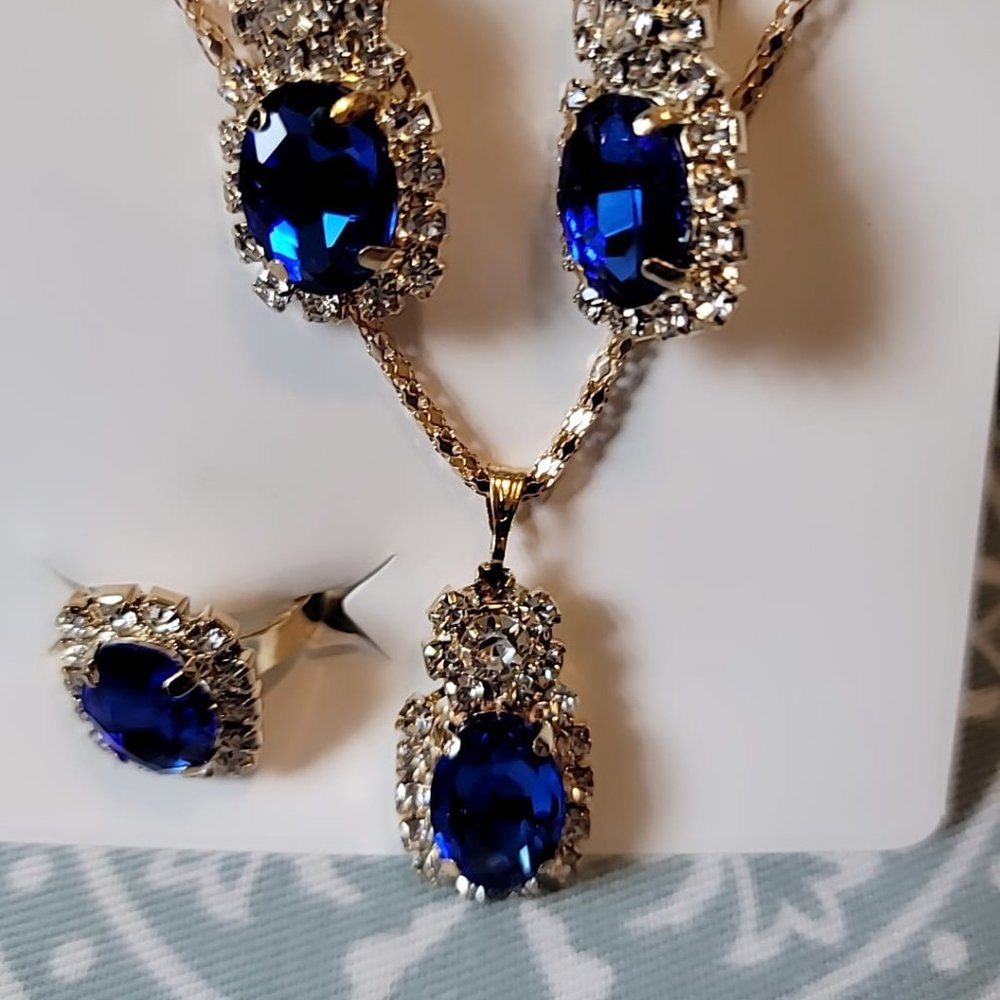 Necklace Set - Picture 2 of 2